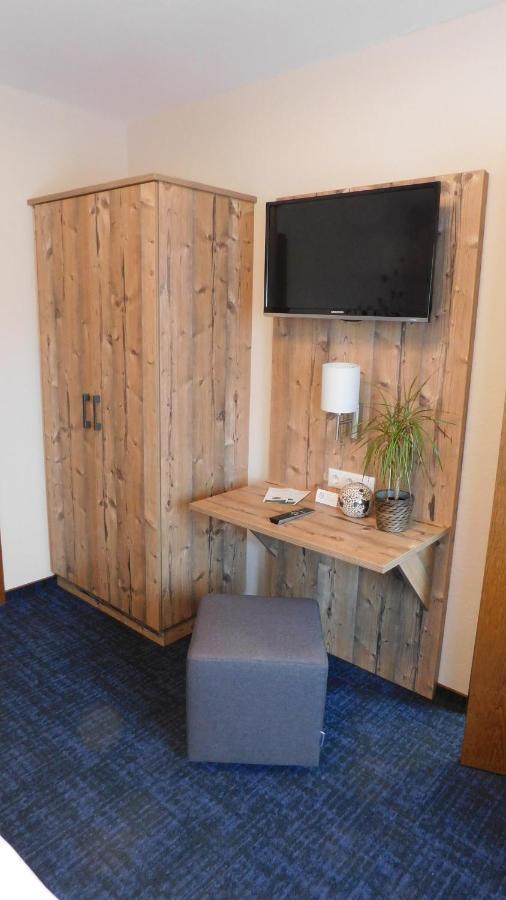 Gasthof Gruener Baum Langfurth  Bagian luar foto